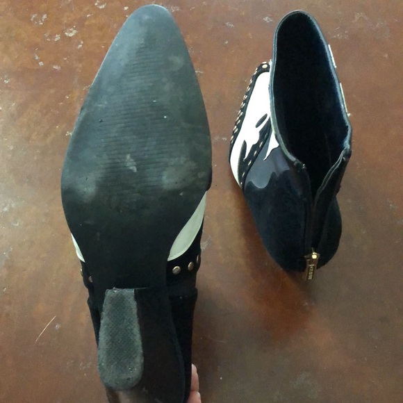 Women’s stud booties - Picture 3 of 3